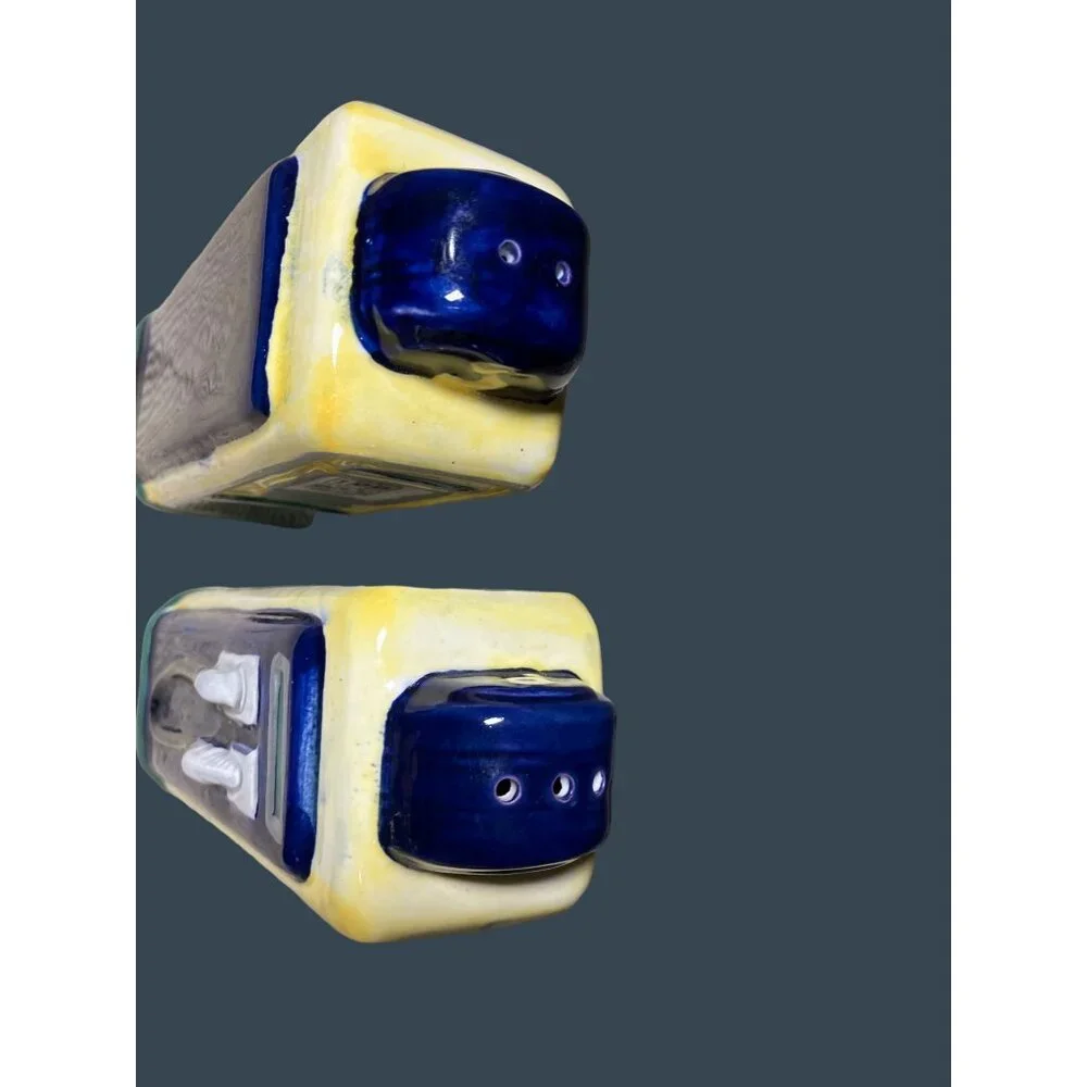 Roadside Gas Pump Salt & Pepper Shaker Set